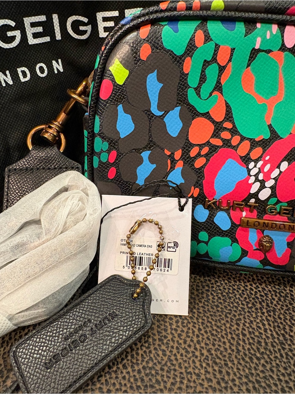 Kurt Geiger London Hampstead Camera Bag - Picture 11 of 12